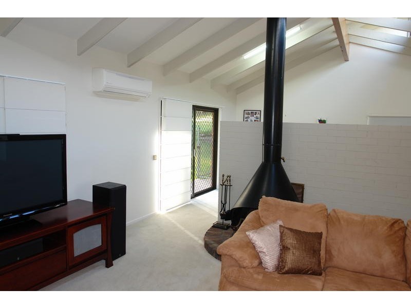 9 Pulas Place, Bellbowrie QLD 4070